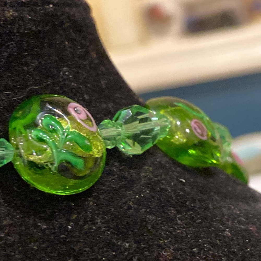 Lime Green Wedding Cake Beaded Necklace with Lime Crystals in Silver Tone. - Picture 8 of 9